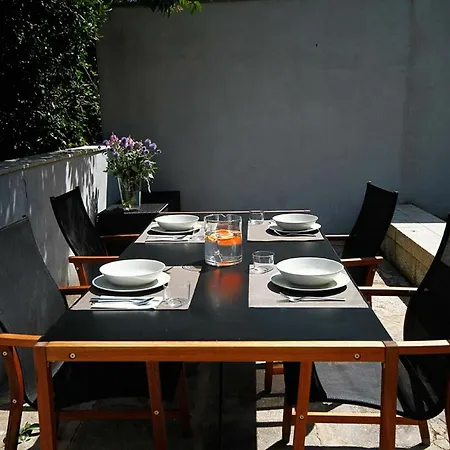 Apartment 102012 - In *